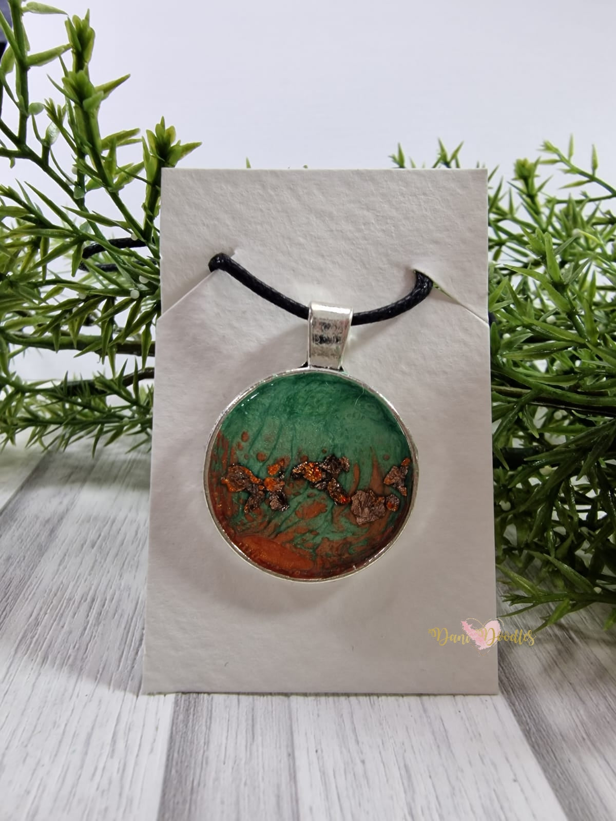 Round Orange/Green Pendant  necklace