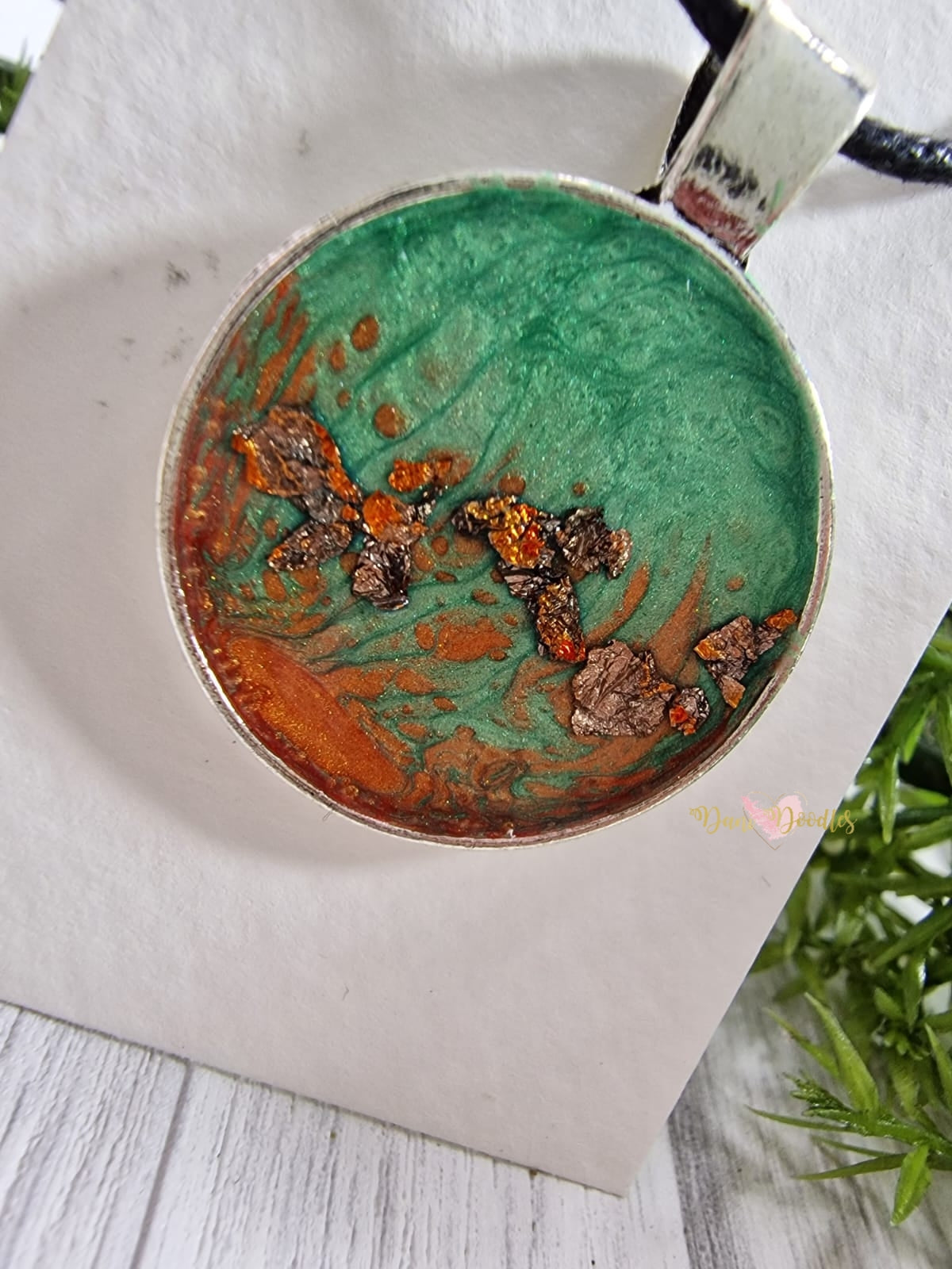 Round Orange/Green Pendant  necklace